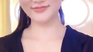 Gái Xinh Uplive Livestream Khoe Hàng