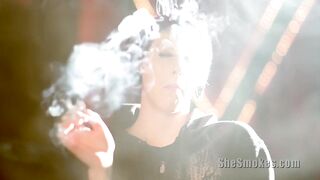 She Smokes 220 - Maee