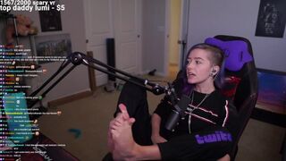 Twitch Streamer Lurn Shows off Feet