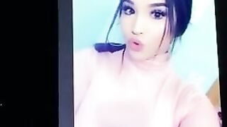 Cumtribute Nayeli