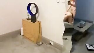 Hot Girlfriend Gets Creampied Doggystyle