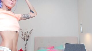 Exotic Teen Moon_Moan Removes her Shirt