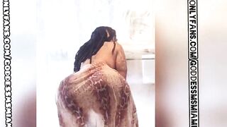 Shower twerk