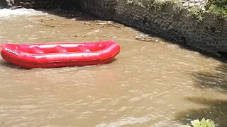 Pussy Flashing at RAFTING Spot among Chinese Tourists # Public NO PANTIES