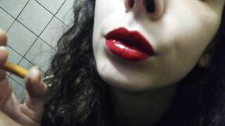 HARD SMOKING CLOSEUP RED LIPS