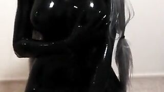 kigurumi heavy latex vibration orgasm