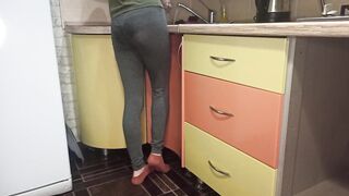 Amateur mom sucks neighbor