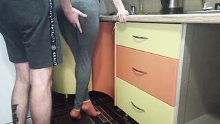 Amateur mom sucks neighbor