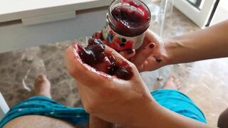 Fidanzata Italiana Mi Sega in Cucina Con La Marmellata