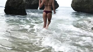 Amateur Fuck on An Island Beach ends with CumTaste