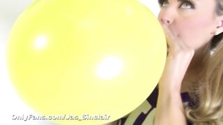 The Cheerleader and her Big Balloons. Pop or Not! Pt1