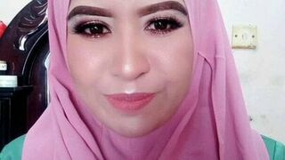 Married Malaysian in Tudung,cheating in Singapore