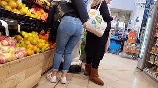 nice jeans ass dutch college girl