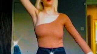 TikTok Hot Teen No Bra Braless Dancing Tits Nipples Bounce