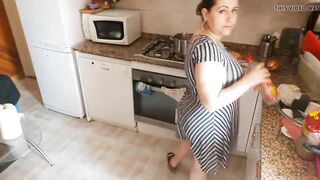 spy sexy hot marocan mom in kitchen2