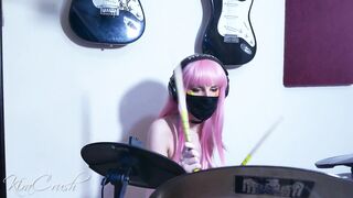 CUTE GIRL NAKED PLAYING DRUMS!! (Sweetness)