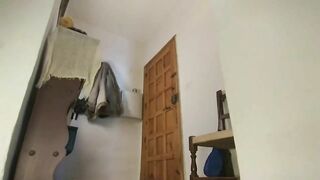 Amazon Delivery Man Surprised By Big Ass Flashing