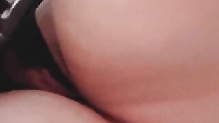 Milf tettona fa sexy balletto con Baby-doll poi si masturba per te