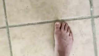 Solo boy jerks off and cums on his own feet