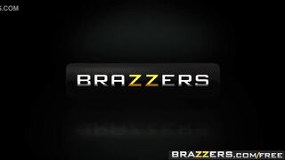 Brazzers - Milfs Like it Big - (Alexis Fawx, Romi Rain, Keiran Lee) - Pervert In The Park - Trailer preview