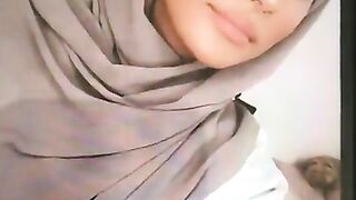 Beurette hijab pieuse ou pas pieuse?