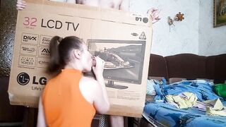 Hot girl eats my dick through the TV box