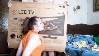 Hot girl eats my dick through the TV box