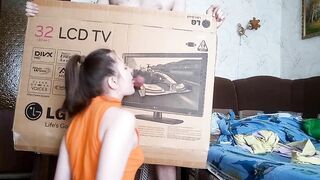 Hot girl eats my dick through the TV box