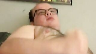 Jerk n Cum while I watch some porn