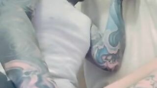 Tatted twink slurps bbc