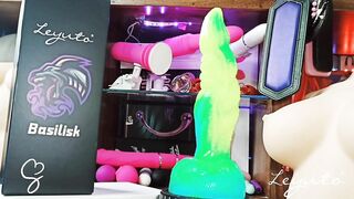 Sarah Sue Reviews Basilisk Luminous Fantasy Dildo from Leyuto