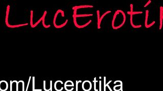 Lo succhio e me lo faccio venire in bocca, poi cavalco il suo cazzo sborrato per l'ultimo orgasmo