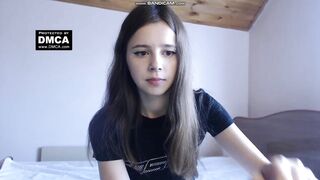 Ukrainian Teen PiggyPristy on Chaturbate Spreads her Pussy