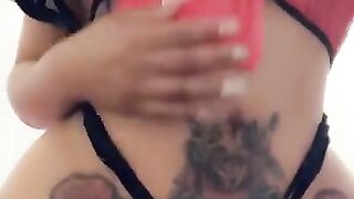 La Morena Del Tatuaje