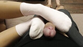 MISTRESS MASTURBATION IN SOCKS AND PANTYHOSE FETISH SLAVE