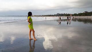 Up Dress NO PANTIES and PUBLIC Flashing at Crowded Beach