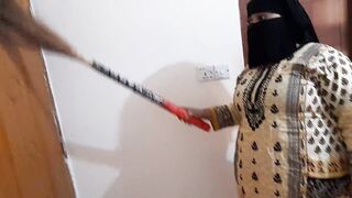 Devar ne mujhe khali ghar mein Jabardasti Choda - Desi MILF Bhabhi fucked by Devar while sweeping room (Hindi Audio)