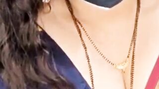 Desi Indian aunty saree blouse removing webcam show live