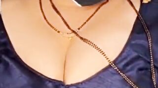 Desi Indian aunty saree blouse removing webcam show live