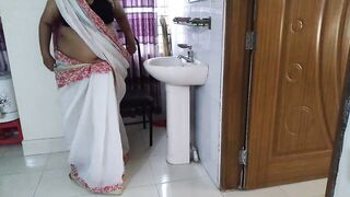 Indian college mam in saree getting ready to go to office, hot student sees madam's sexy body and fucks hard - Huge cum