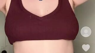 TIKTOK slut Piercednoodle shows everything