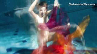 Edwige Slutty Teen Underwater