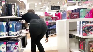 Beautiful Candid Bubble Butt Teen in Tight Jeans