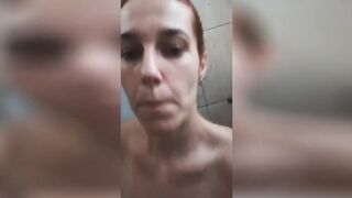 BIG ASS REDHEAD DANCING NAKED IN THE BATHROOM