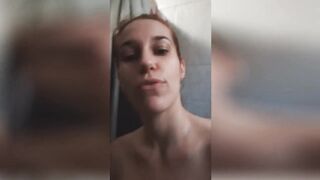 BIG ASS REDHEAD DANCING NAKED IN THE BATHROOM