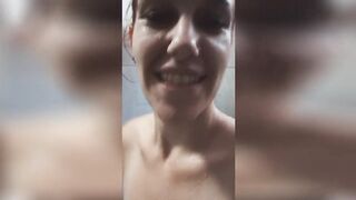 BIG ASS REDHEAD DANCING NAKED IN THE BATHROOM