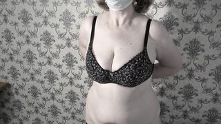 Mature BBW MILF gets naked and shows her big saggy soft natural tits.