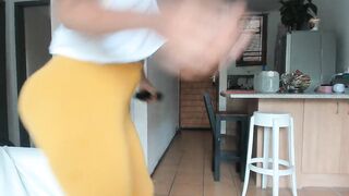 Booty Dancing Ebony, in leggings, sexy big-ass strip tease