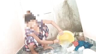 Kapdo Ki Safai Karti Hui Bhabhi Ne Apni Bdi Bdi Dudh Ke Hila Rahi Thi Bhai Ne Dekh Liya Fir Jo Huwa Full Audio Video Sex