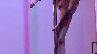 Kira Poledance